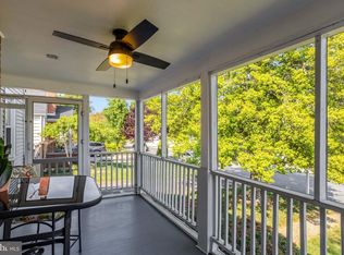 2850 Brook Dr, Falls Church, VA 22042