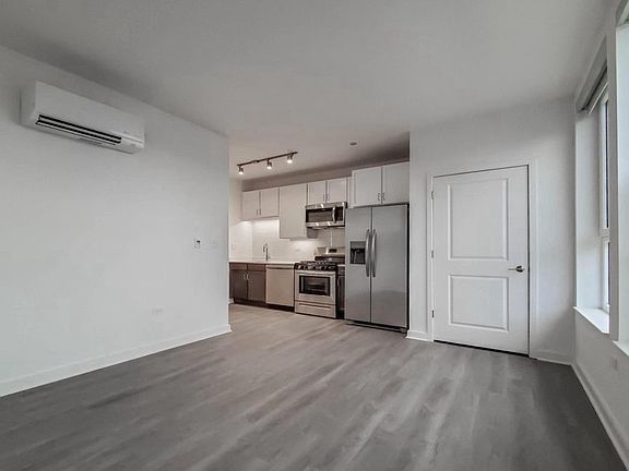 4th image of 4850-4858 S Drexel Ave #3