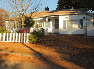 7413 SE Pine St, Portland, OR 97215