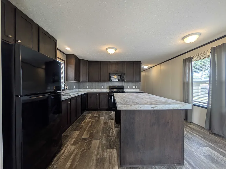 38000 Le Chateau Blvd #658 — Photo 8