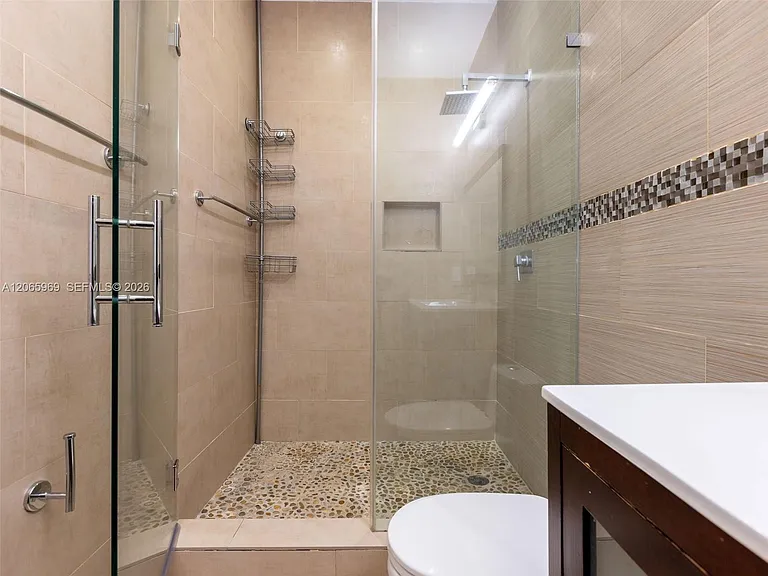 11406 NW 76th Ter #11406 — Photo 26