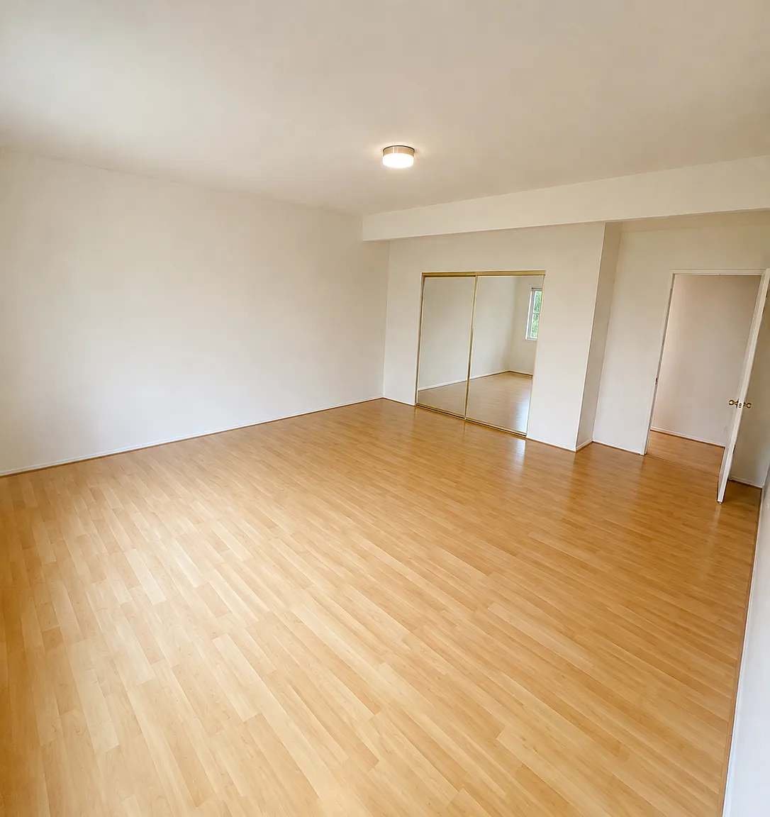 1 bed, 3000 sqft, $1,500 — Photo 3