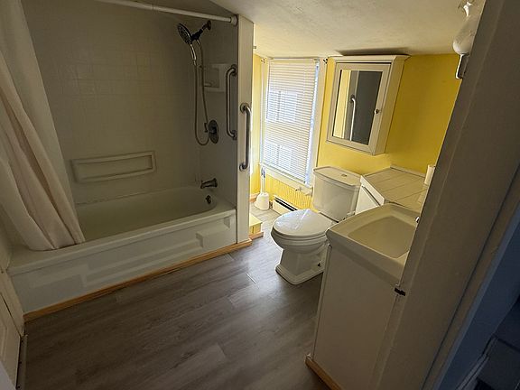 2nd image of 51 Main St #B