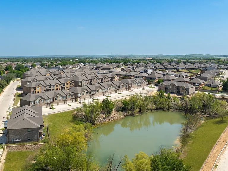 Stone Lake Townhomes — Photo 2