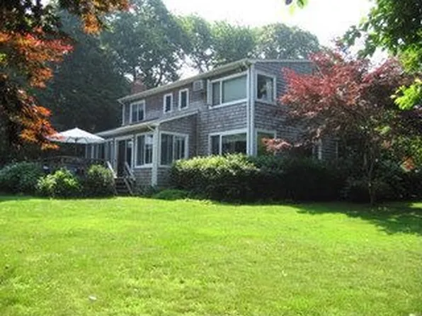 27 Brewster Ln E, Setauket, NY 11733