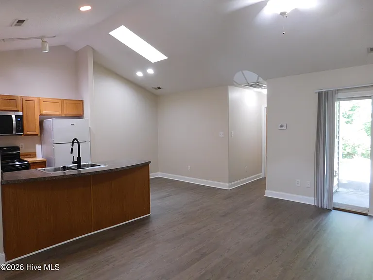 223 Church Hill Ct #223 — Photo 2