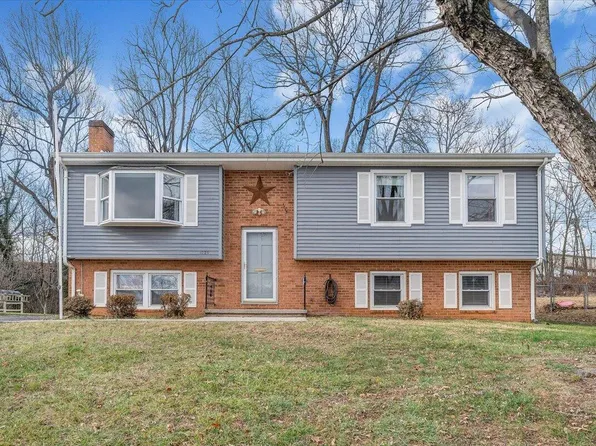 1025 Grove Ln, Roanoke, VA 24012