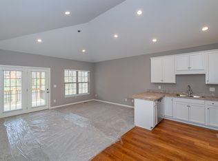 6403 Clover Trace Cir, Louisville, KY 40216