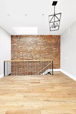 Rented by Hagstrom Management Inc | media 9