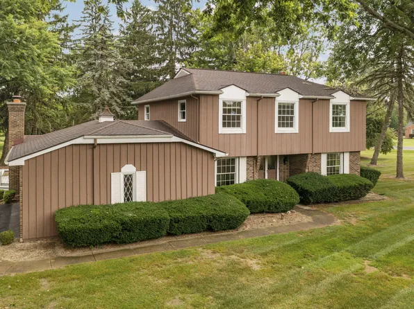 3540 Meadow Ln, Saline, MI 48176