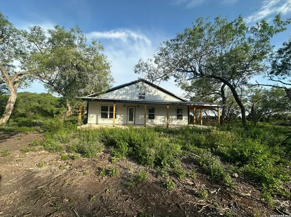 2379 COUNTY ROAD 185, Karnes City, TX 78118