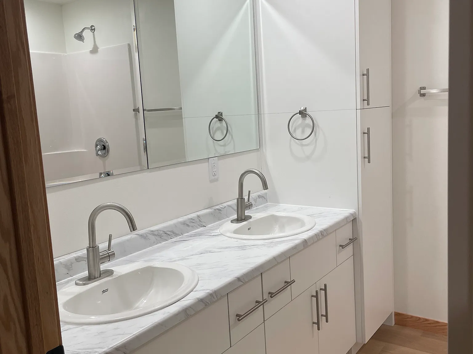 3 bed, 1374 sqft, $1,850 — Photo 1