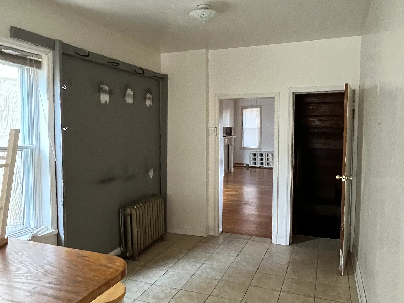 4 bed, 1399 sqft, $1,900 — Photo 2