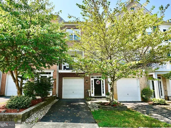 6915 Rolling Creek Way, Alexandria, VA 22315