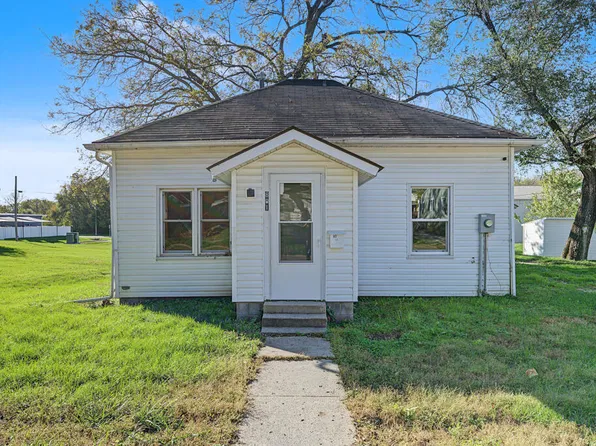 801 E 1st Ave, Indianola, IA 50125