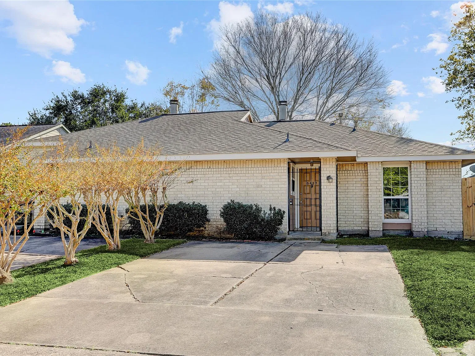 2 bed, 2.0 bath, 1141 sqft, $1,700 — Photo 1