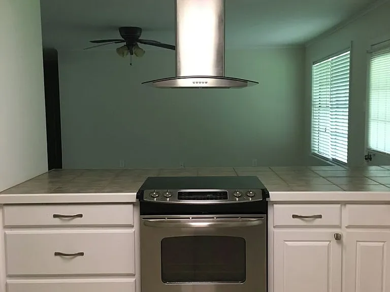 1120 Wylie Dr — Photo 5