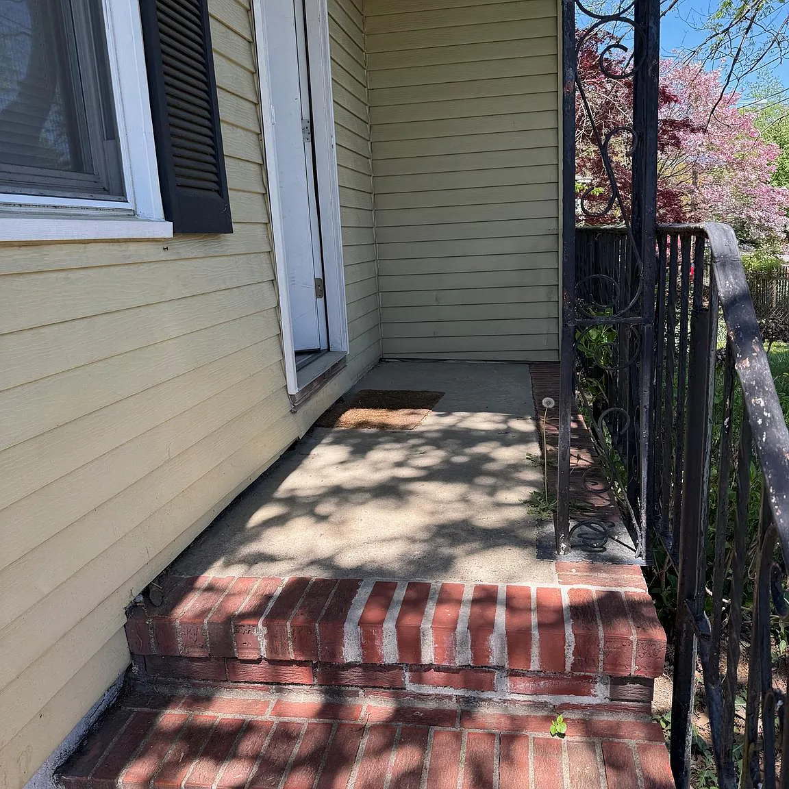 5 bed, 1332 sqft, $2,700 — Photo 3
