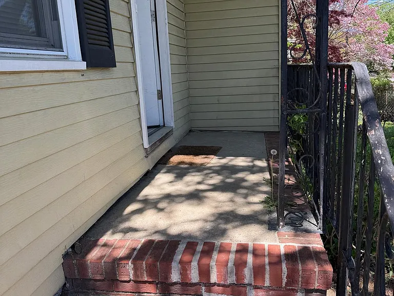 32 Keswick Ave — Photo 3