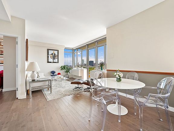 4th image of 321 W 110th St APT 18C