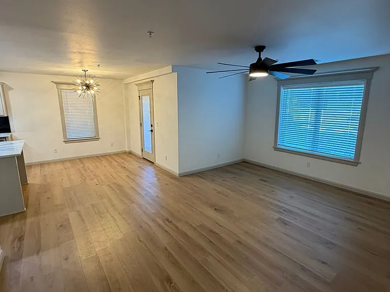 103 N Atlanta St — Photo 3