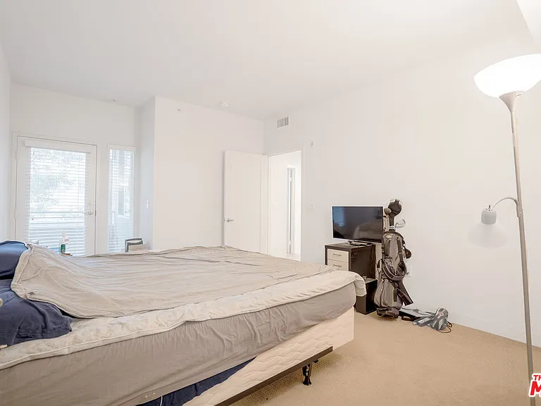 436 S Virgil Ave #312 — Photo 11