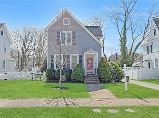 9 Clinton Pl, Suffern, NY 10901