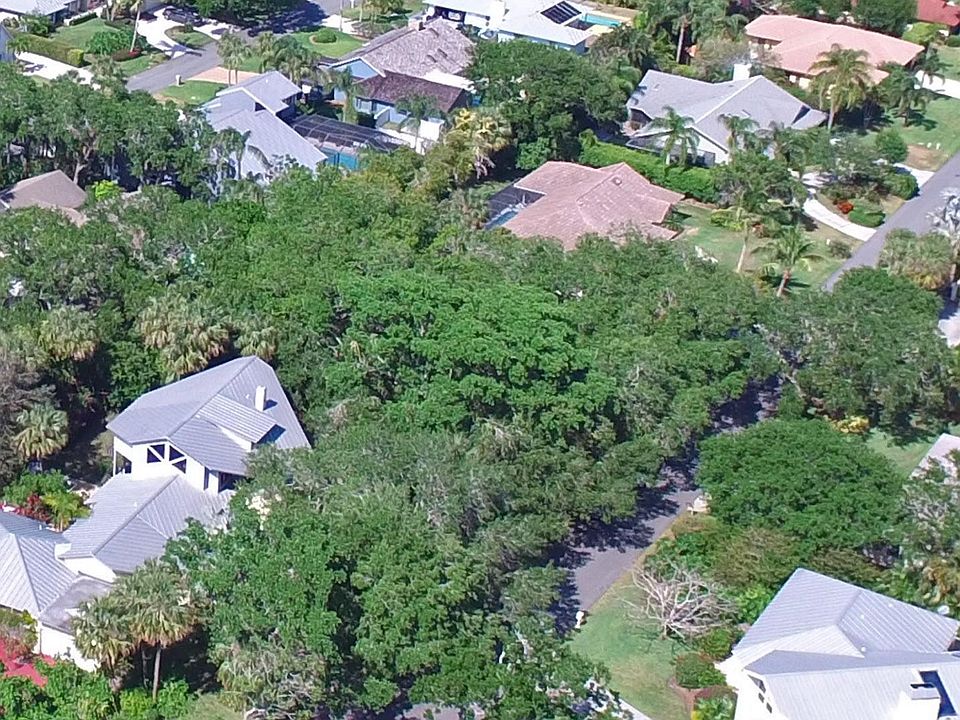 10 Oakwood Dr, Sewalls Point, FL 34996 Zillow