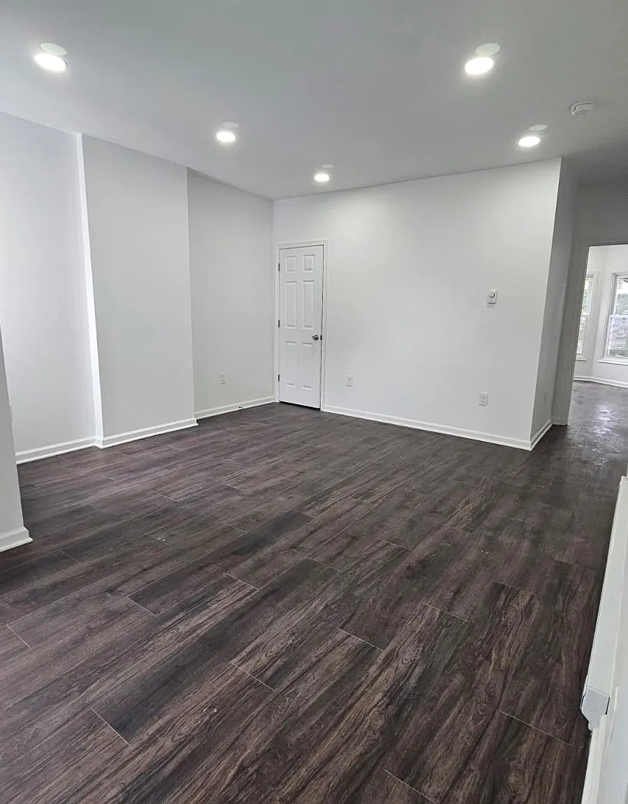 3 bed, 1.5 bath, 1200 sqft, $2,100 — Photo 3