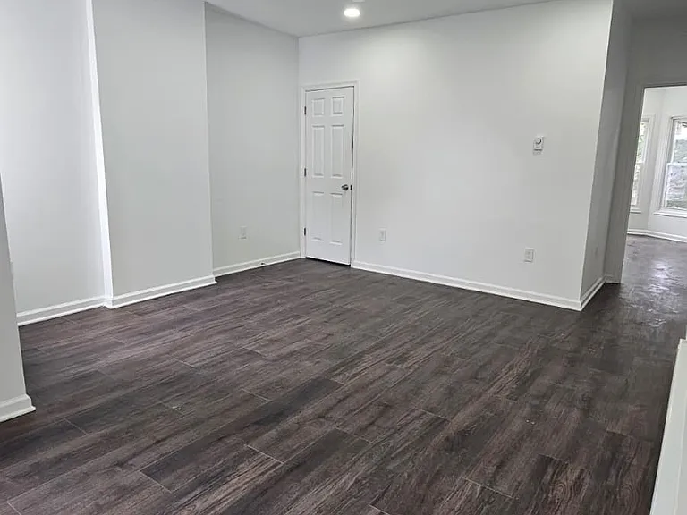 709 N 7th St #2 — Photo 3