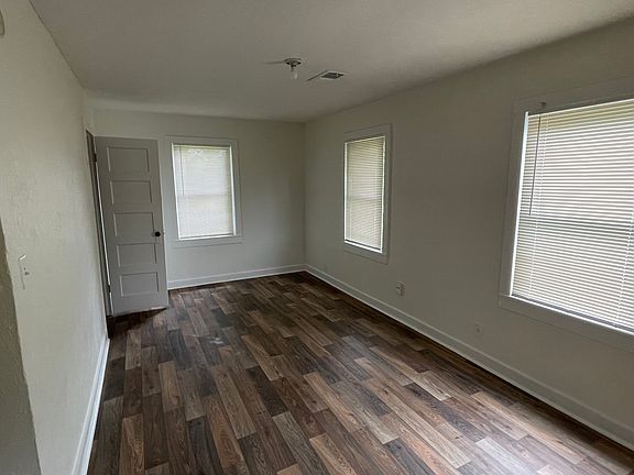 2nd image of 102 Linda St