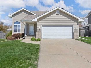 4526 Topaz Ave NW, Cedar Rapids, IA 52405