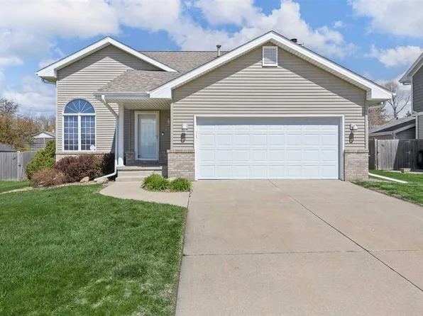 4526 Topaz Ave NW, Cedar Rapids, IA 52405