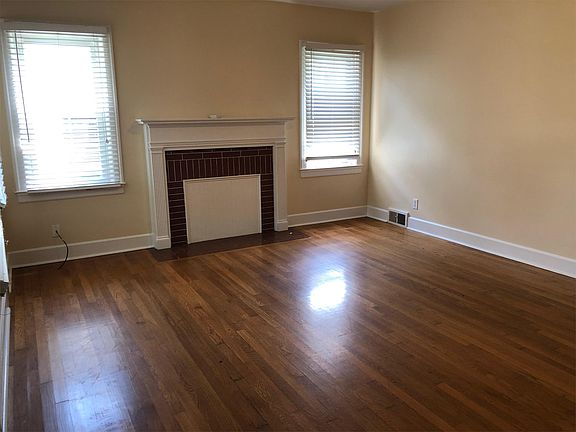 Spacious living room