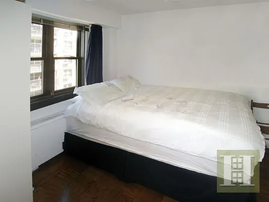 Rented by Halstead Real Estate | media 6