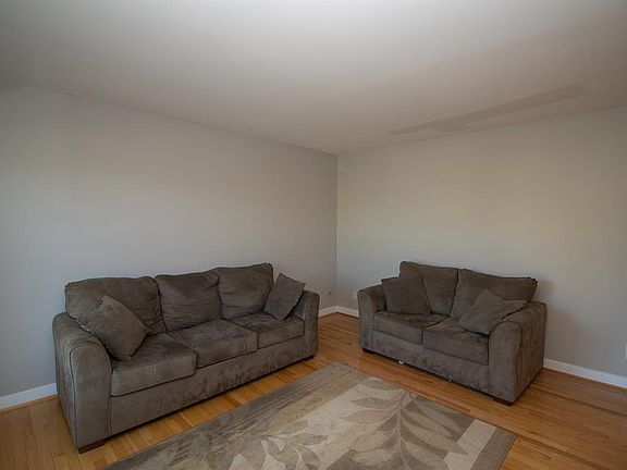 5th image of 9922 Giverny Blvd