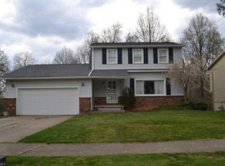 402 Tammery Dr, Tallmadge, OH