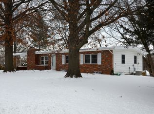 3812 Oakland Gravel Rd #R, Columbia, MO 65202