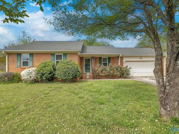 105 Allenwood Dr, Huntsville, AL 35811