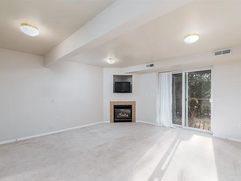 132 41st St — Photo 15
