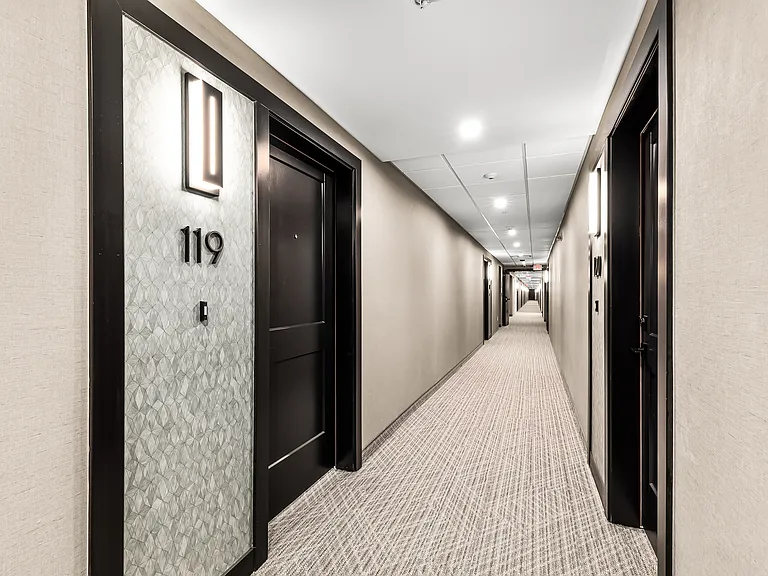 Sterling Center Apartments — Photo 23