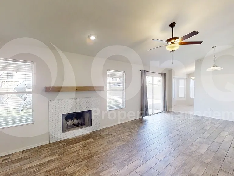 907 N Falcon Dr — Photo 6