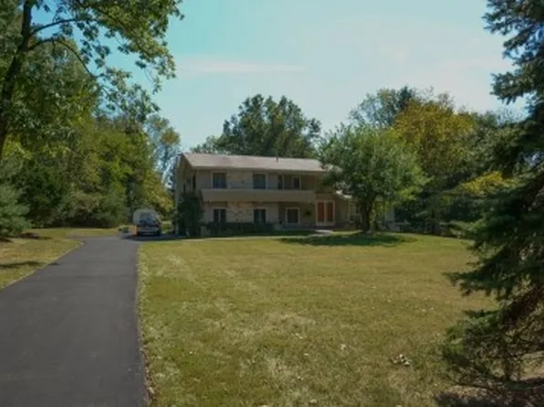 41 Southwoods Ln, Doylestown, PA 18901