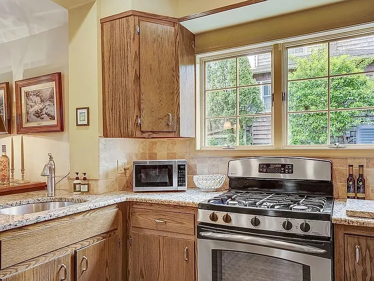 307 Waring Rd — Photo 17
