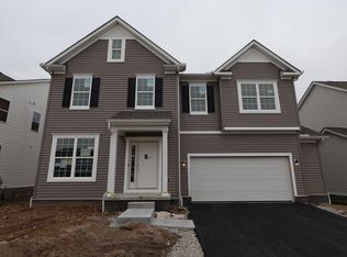 1056 Quarry Oak Dr, Grove City, OH 43123