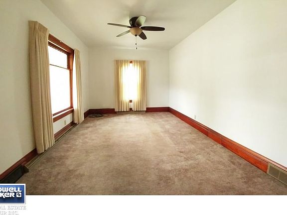 living room w/updated carpet