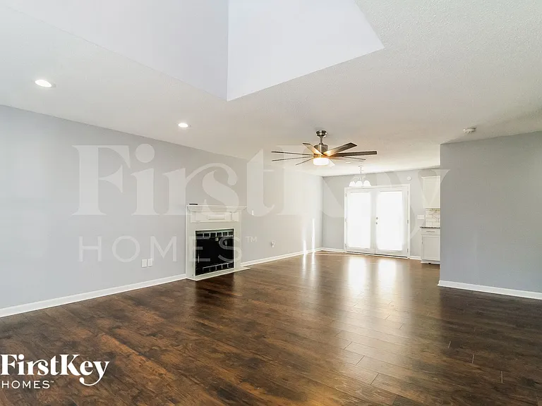 701 Hampton Way Dr — Photo 4