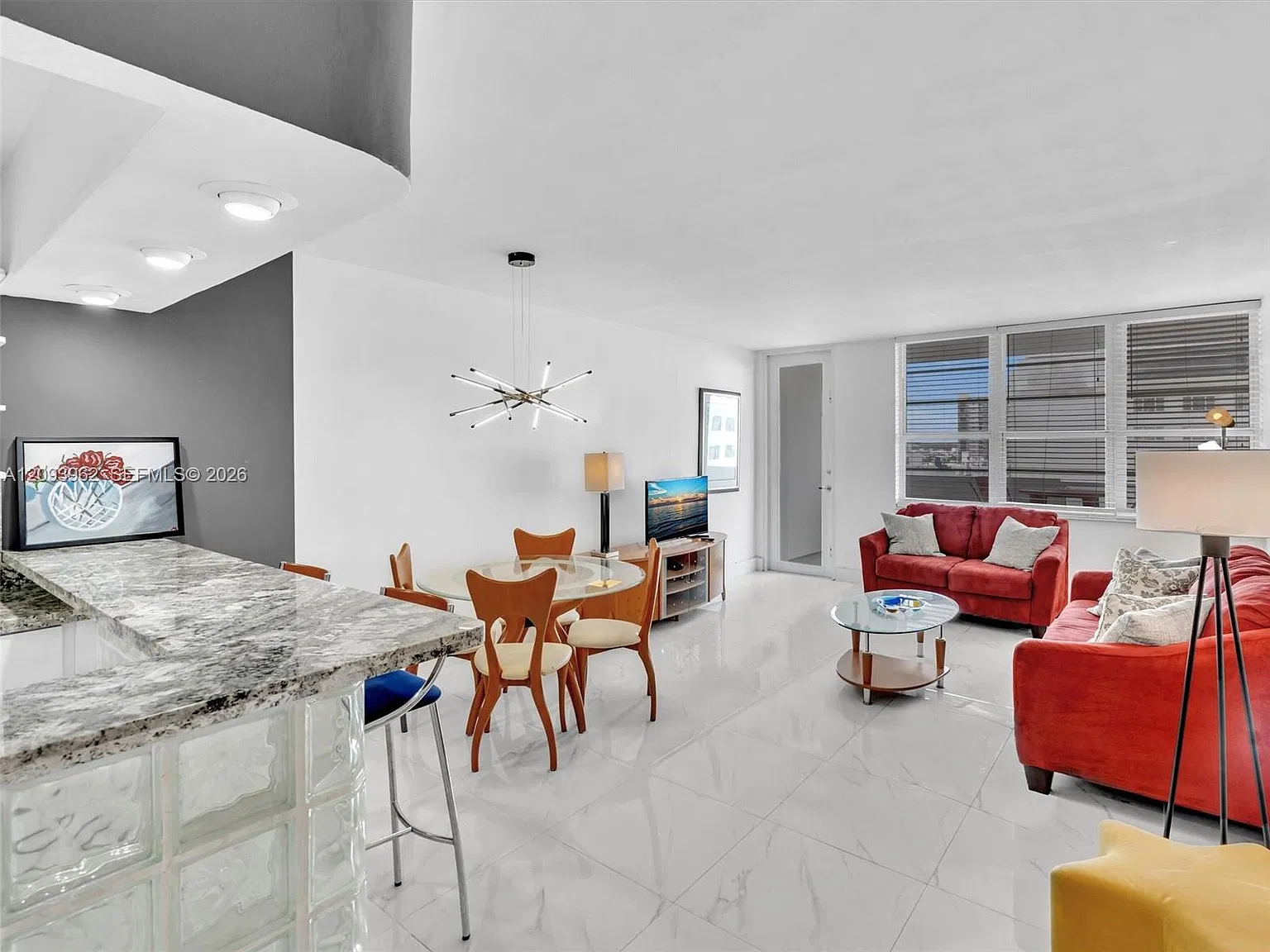 The Decoplage Condo — Photo 3