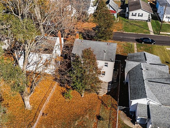 4th image of 908 33rd St