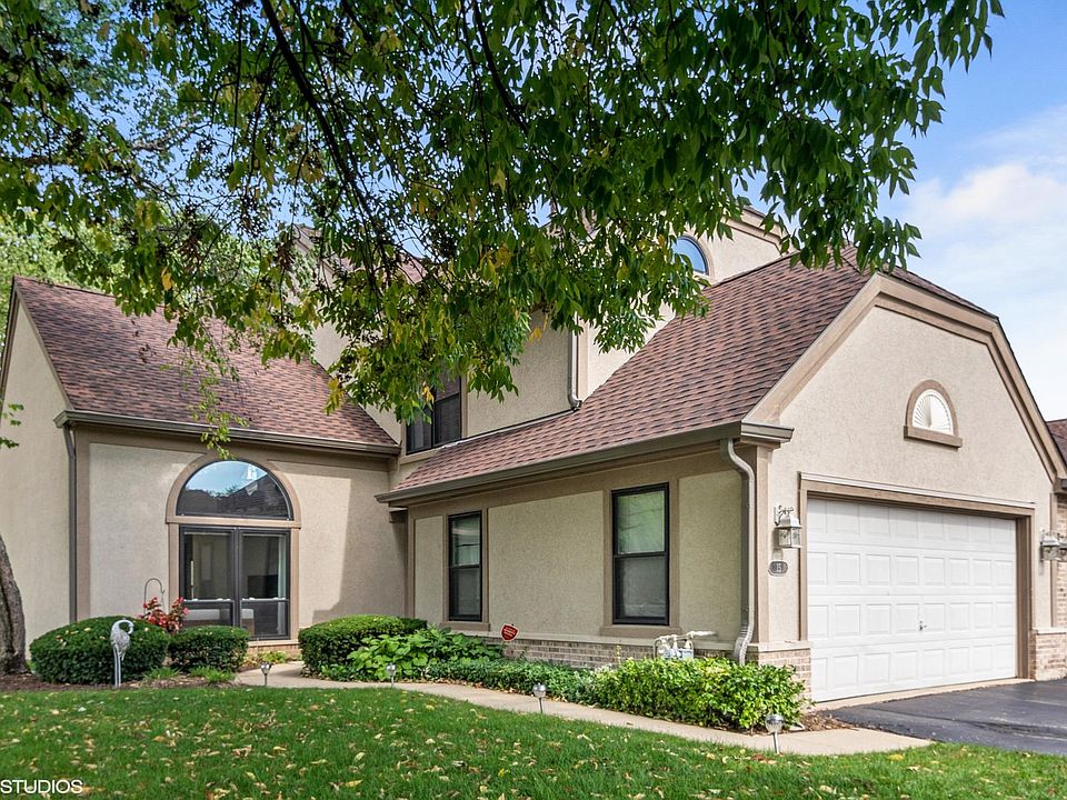1st image of 15 Ascot Cir